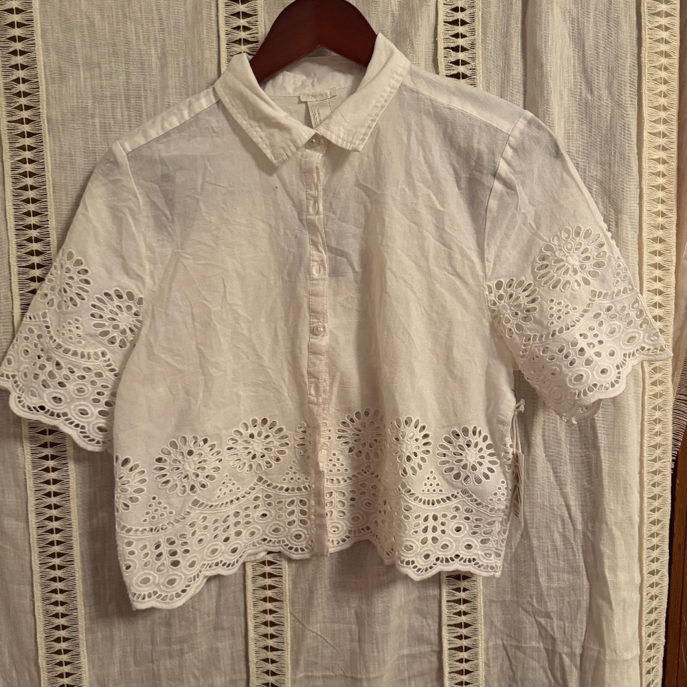 Forever 21 White Eyelet Lace Button-Up Blouse White Size Medium NWT 100% Cotton